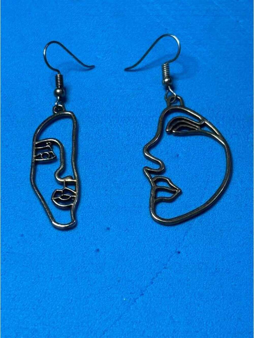 Abstract Face Outline Dangle Earrings